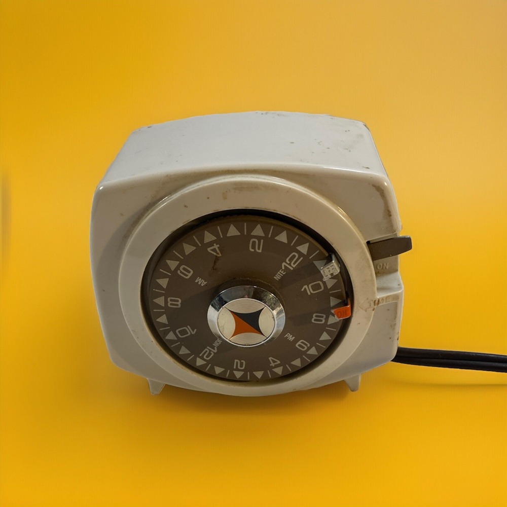 Vintage Intermatic Time All Timer For Lamps and Appliances –‎ Model A221-6 Works